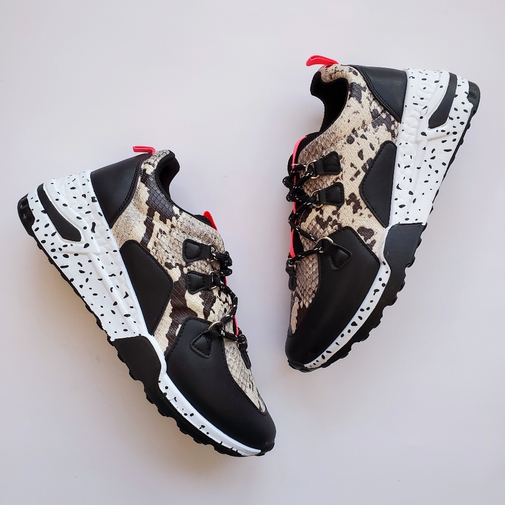 Madden Girl by Steve Madden Cliff Sneakers